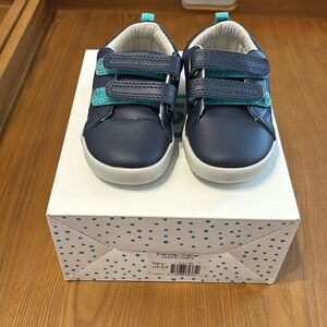 Ten little every day original boys shoes 6.5T